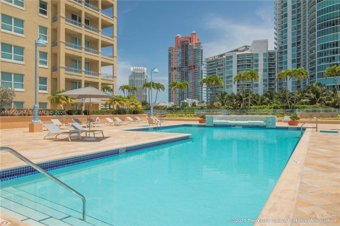 For Sale: $1,200,000 (2 beds, 2 baths, 1130 Square Feet)