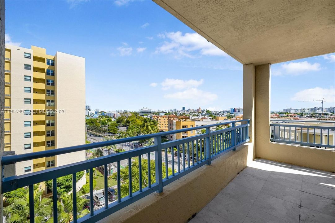For Sale: $1,200,000 (2 beds, 2 baths, 1130 Square Feet)