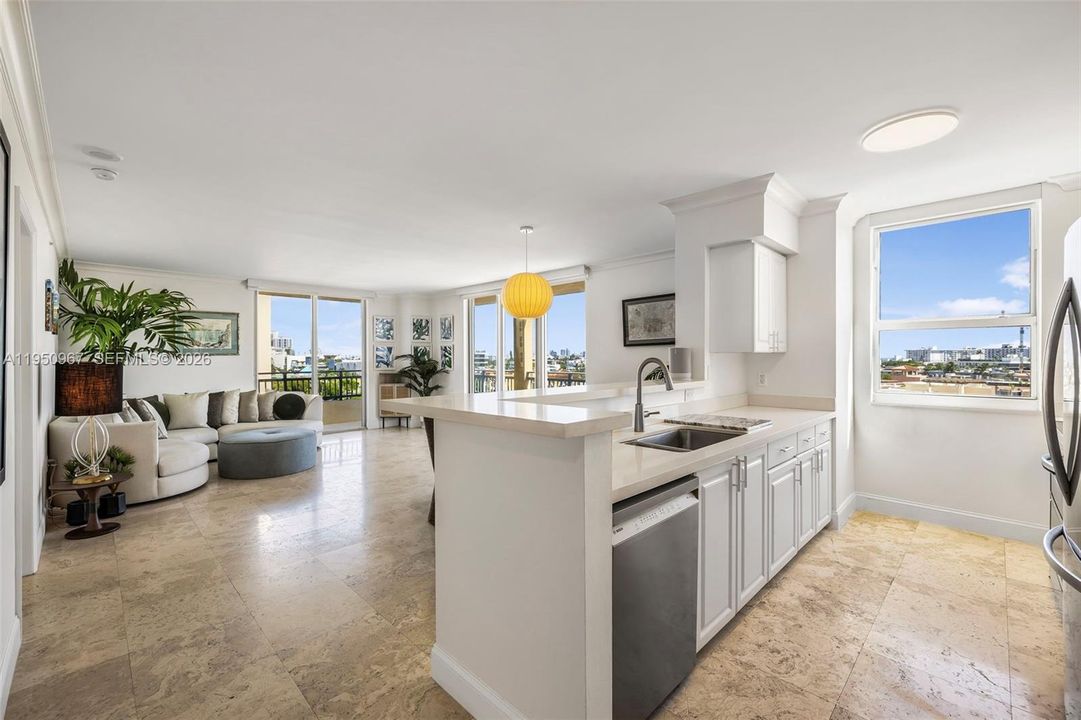 For Sale: $1,200,000 (2 beds, 2 baths, 1130 Square Feet)