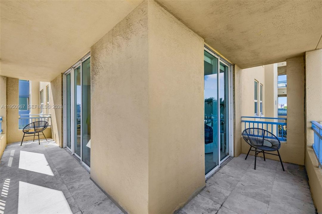 For Sale: $1,200,000 (2 beds, 2 baths, 1130 Square Feet)