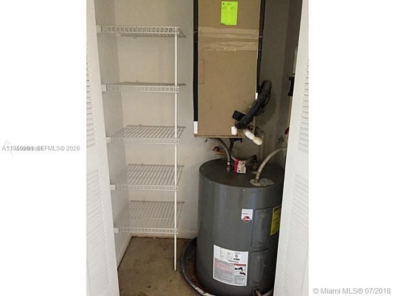 Active With Contract: $1,575 (1 beds, 1 baths, 800 Square Feet)