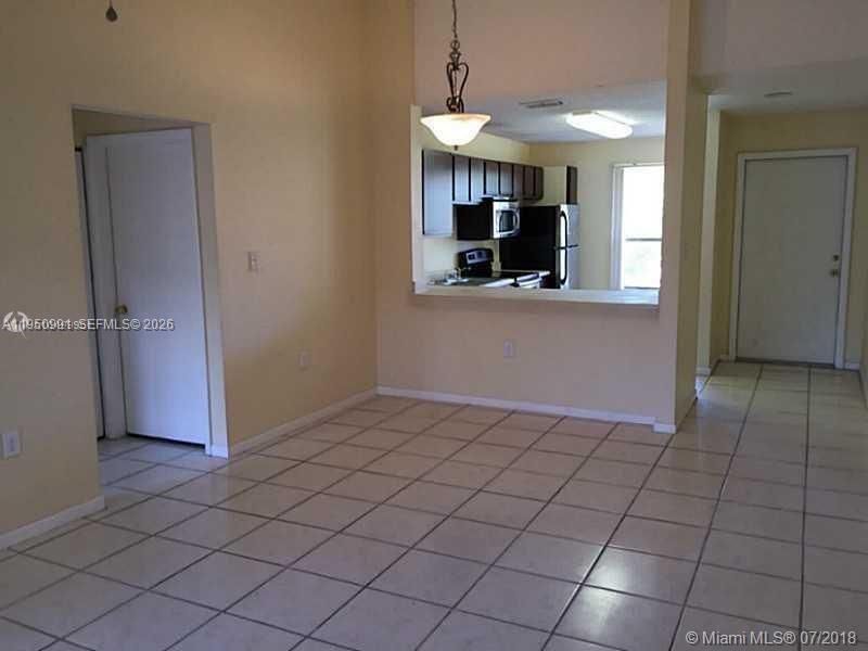 Active With Contract: $1,575 (1 beds, 1 baths, 800 Square Feet)