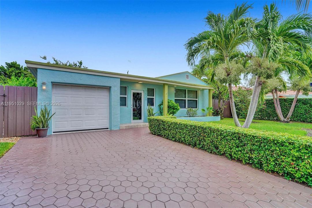 For Sale: $1,350,000 (4 beds, 3 baths, 1663 Square Feet)