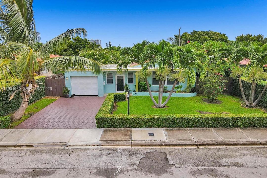 For Sale: $1,350,000 (4 beds, 3 baths, 1663 Square Feet)