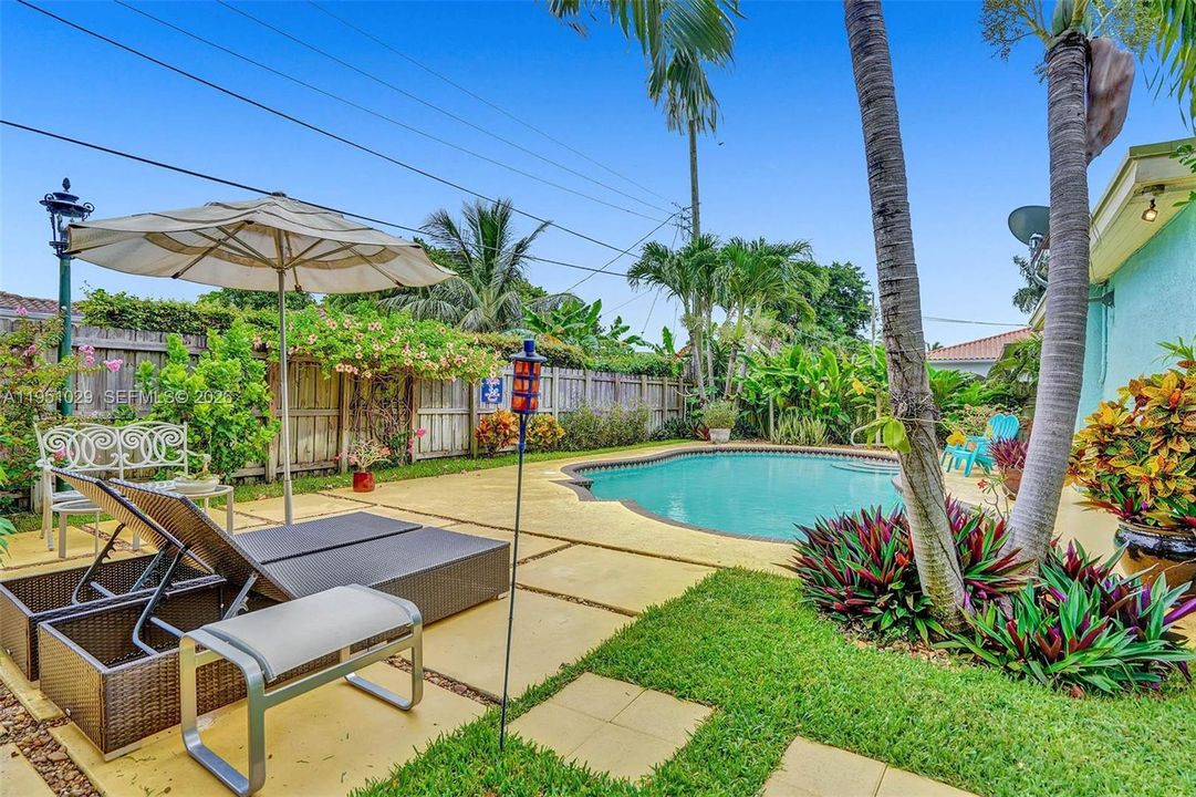 For Sale: $1,350,000 (4 beds, 3 baths, 1663 Square Feet)