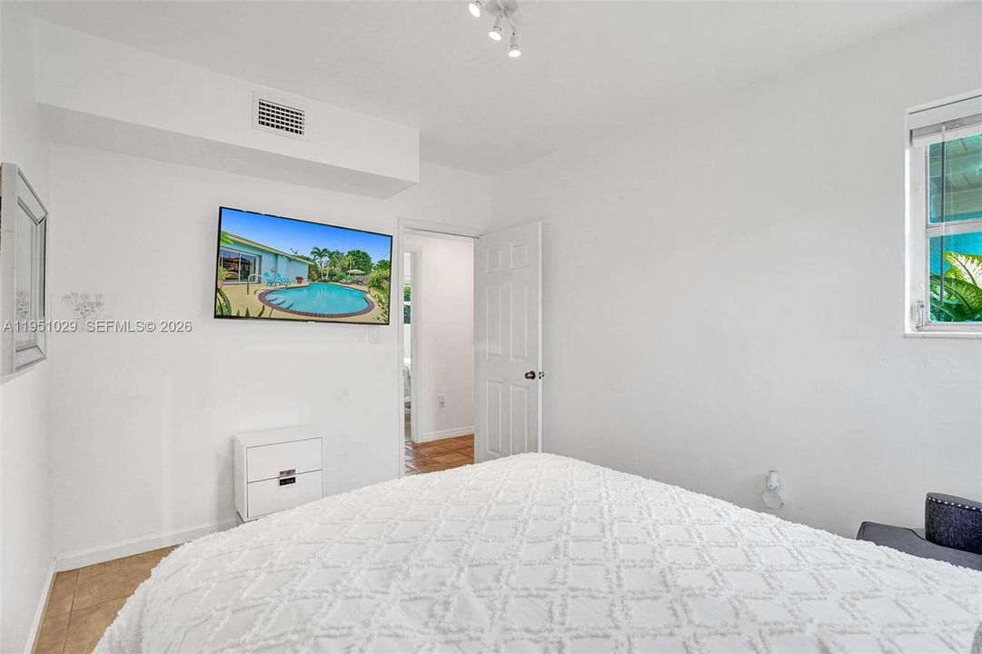 For Sale: $1,350,000 (4 beds, 3 baths, 1663 Square Feet)