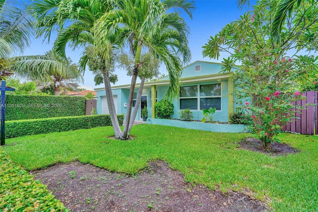 For Sale: $1,350,000 (4 beds, 3 baths, 1663 Square Feet)