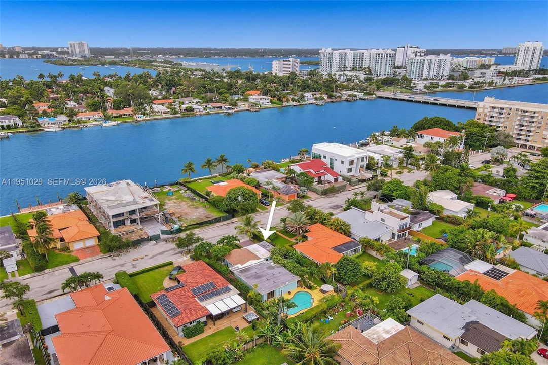 For Sale: $1,350,000 (4 beds, 3 baths, 1663 Square Feet)