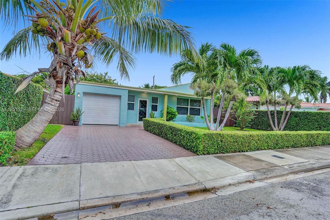For Sale: $1,350,000 (4 beds, 3 baths, 1663 Square Feet)