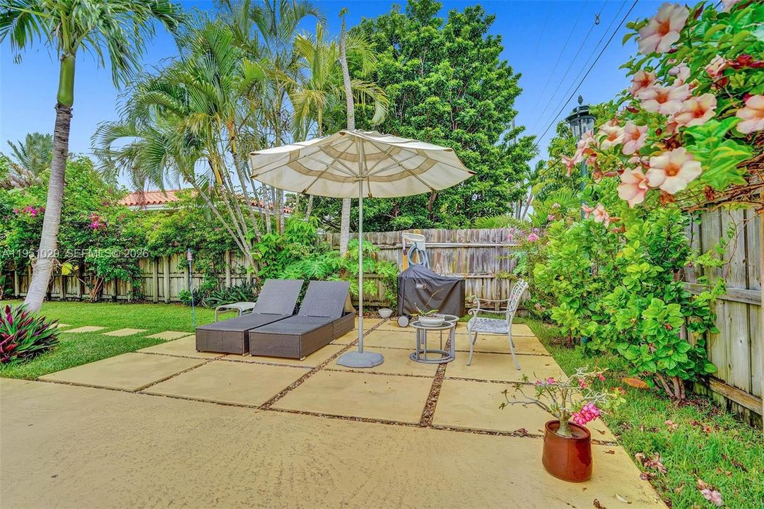 For Sale: $1,350,000 (4 beds, 3 baths, 1663 Square Feet)
