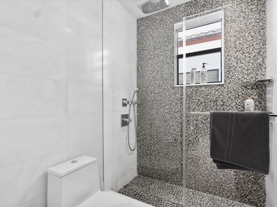 89-Bathroom