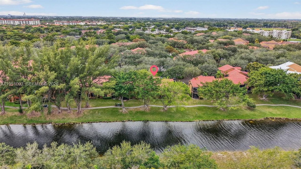 For Sale: $345,000 (2 beds, 2 baths, 1130 Square Feet)