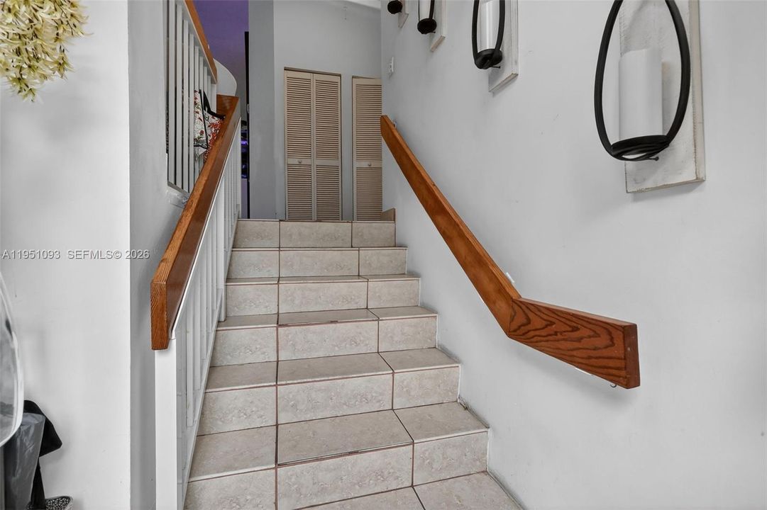 For Sale: $345,000 (2 beds, 2 baths, 1130 Square Feet)