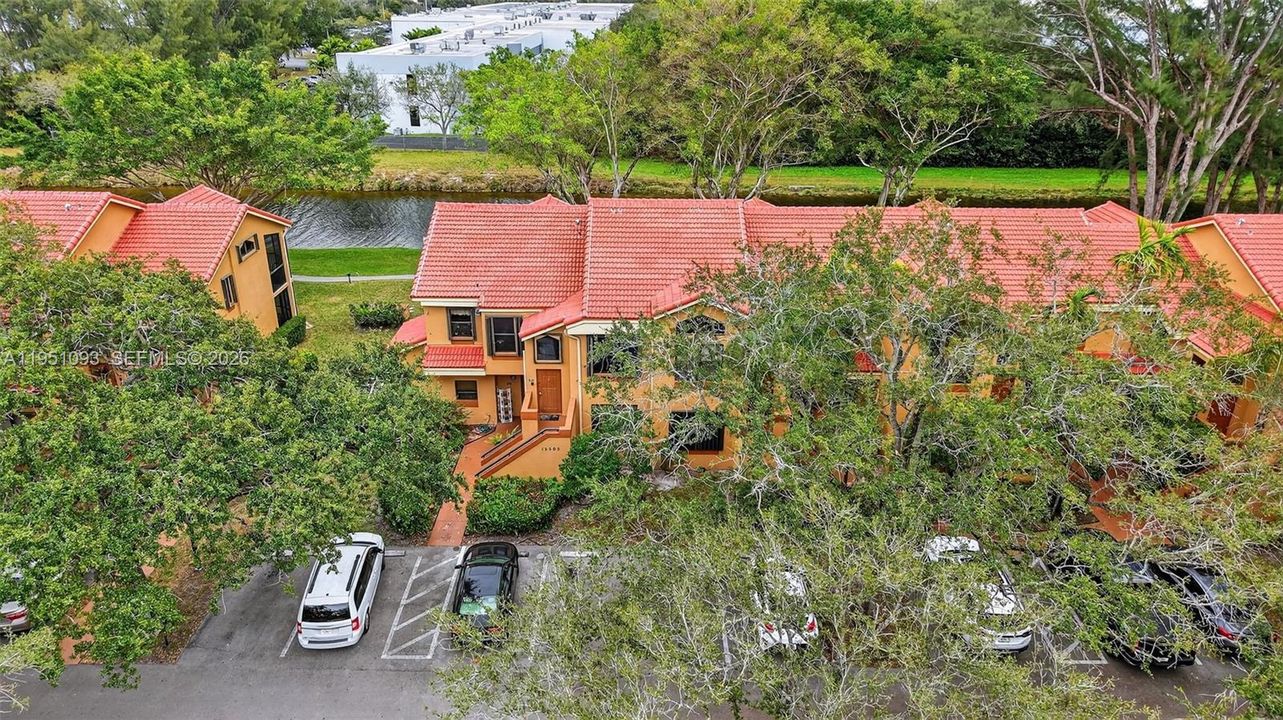 For Sale: $345,000 (2 beds, 2 baths, 1130 Square Feet)
