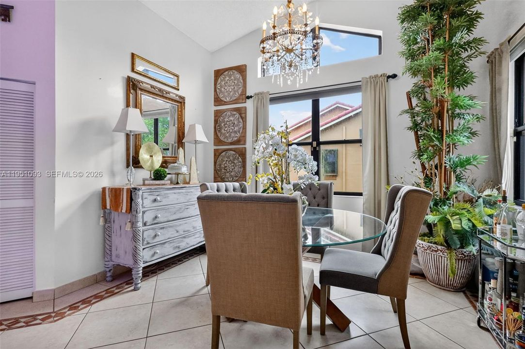For Sale: $345,000 (2 beds, 2 baths, 1130 Square Feet)