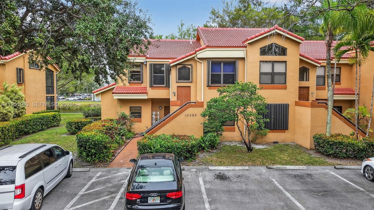 For Sale: $345,000 (2 beds, 2 baths, 1130 Square Feet)