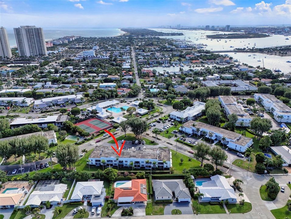 待售: $279,000 (2 贝兹, 2 浴室, 1196 平方英尺)