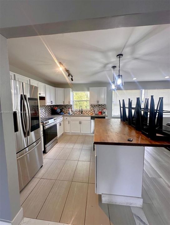 Activo con contrato: $380,000 (2 camas, 2 baños, 1147 Pies cuadrados)