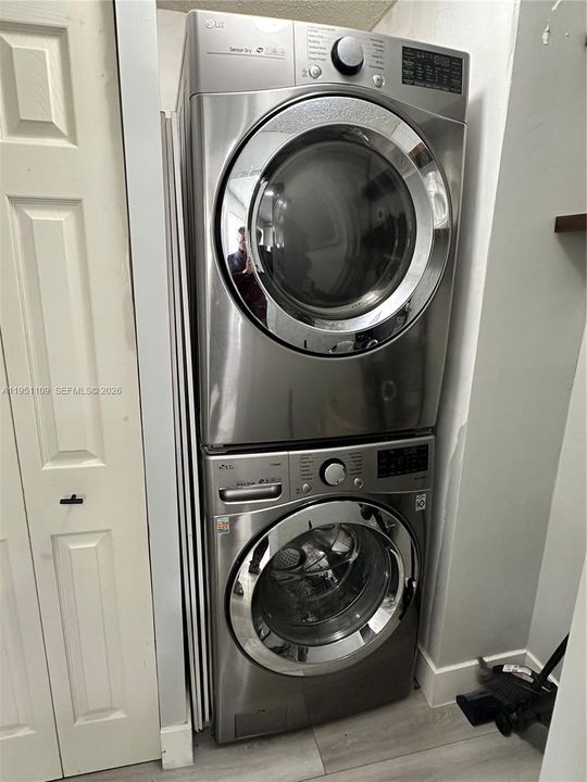 Activo con contrato: $380,000 (2 camas, 2 baños, 1147 Pies cuadrados)
