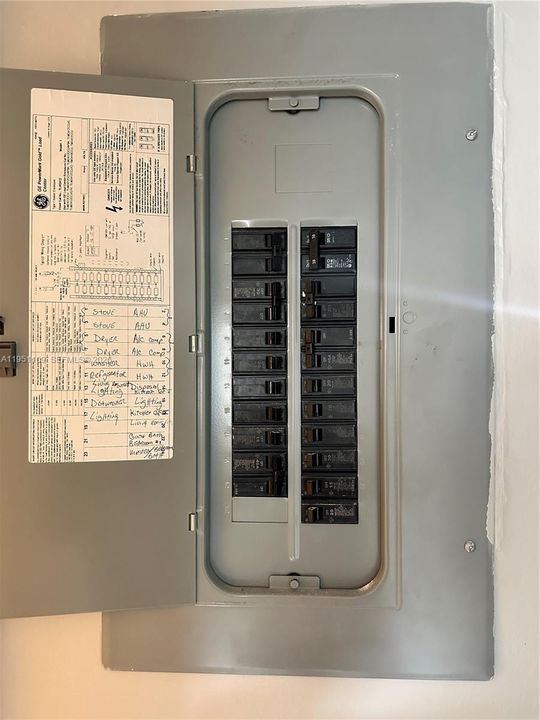 Activo con contrato: $380,000 (2 camas, 2 baños, 1147 Pies cuadrados)