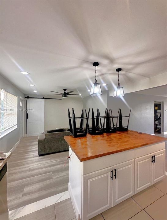Activo con contrato: $380,000 (2 camas, 2 baños, 1147 Pies cuadrados)