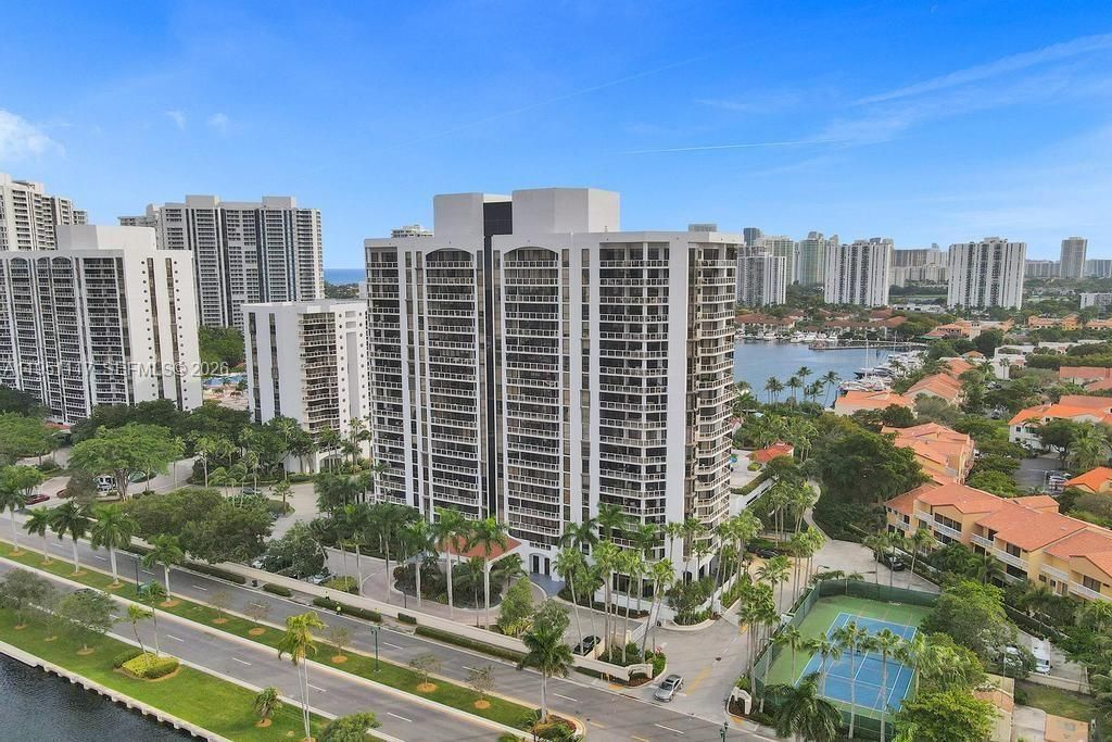 На продажу: $815,000 (3 спален, 2 ванн, 1820 Квадратных фут)