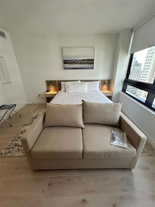 Под контрактом: $2,500 (0 спален, 1 ванн, 458 Квадратных фут)