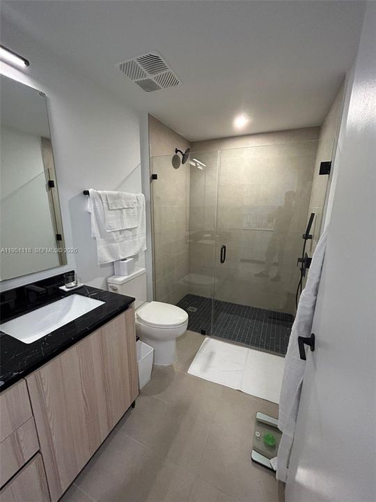 Под контрактом: $2,500 (0 спален, 1 ванн, 458 Квадратных фут)