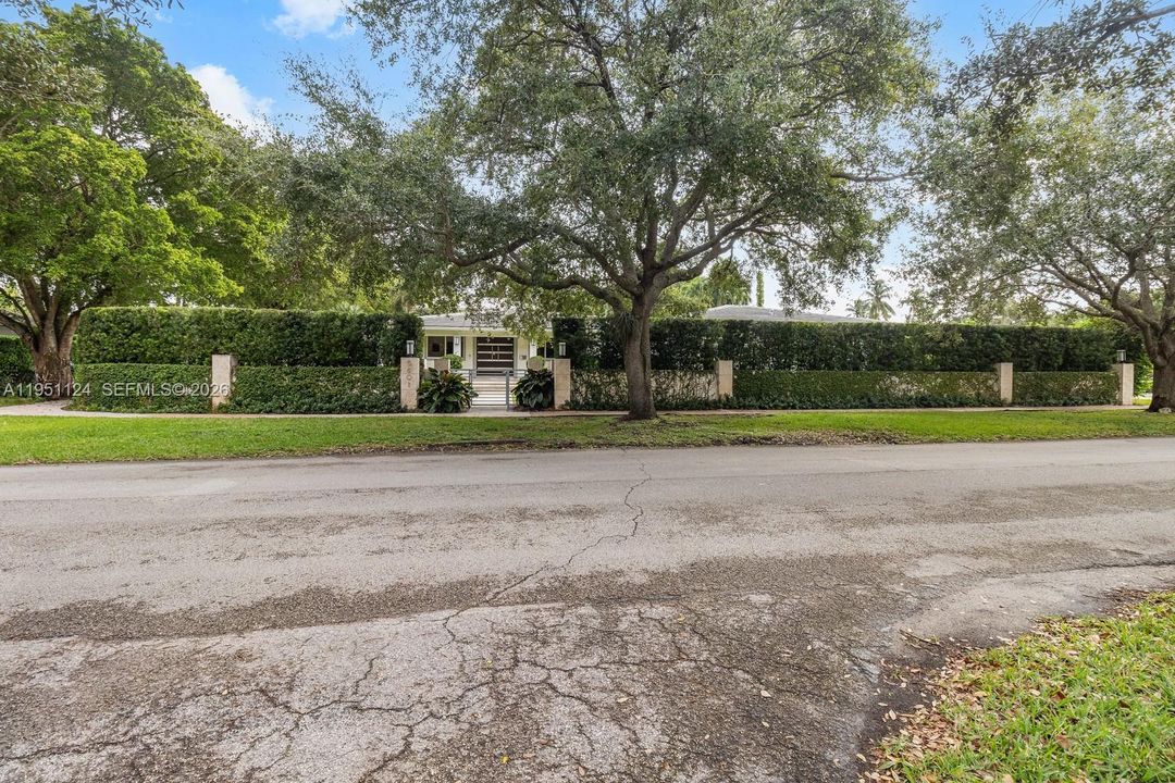 For Sale: $3,250,000 (5 beds, 4 baths, 2959 Square Feet)
