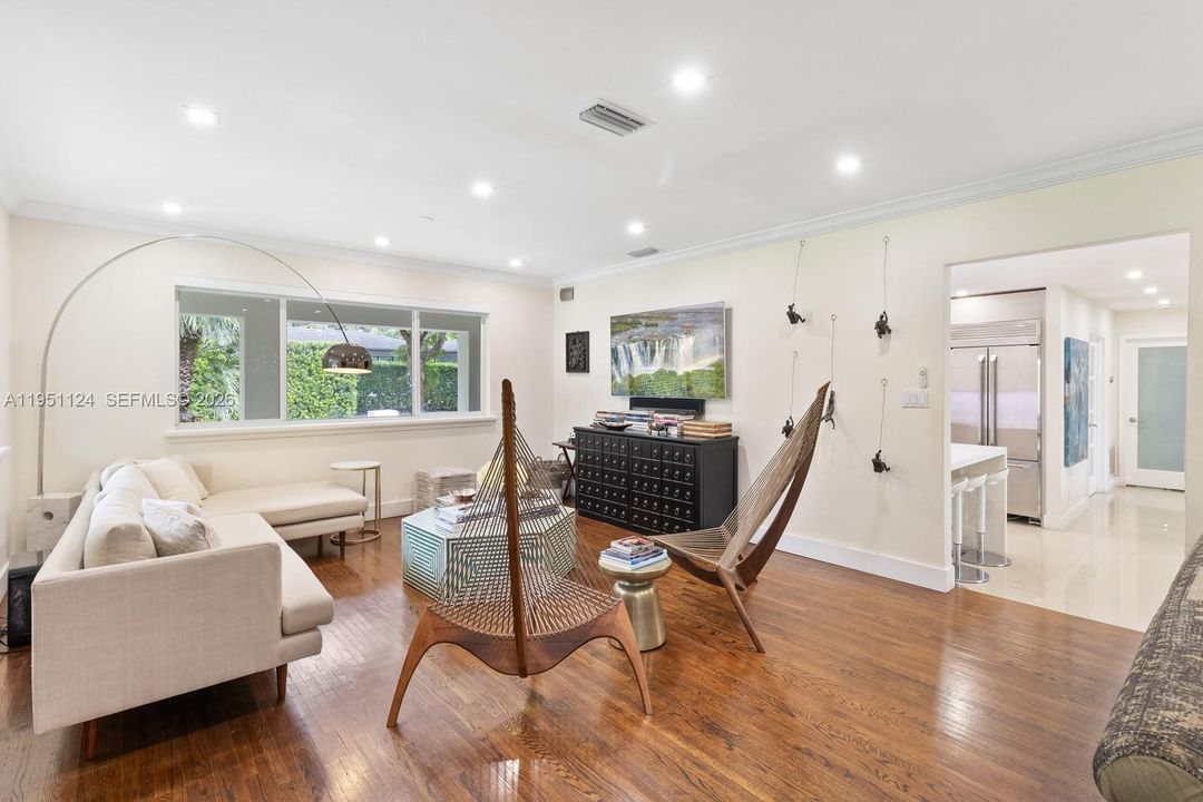For Sale: $3,250,000 (5 beds, 4 baths, 2959 Square Feet)