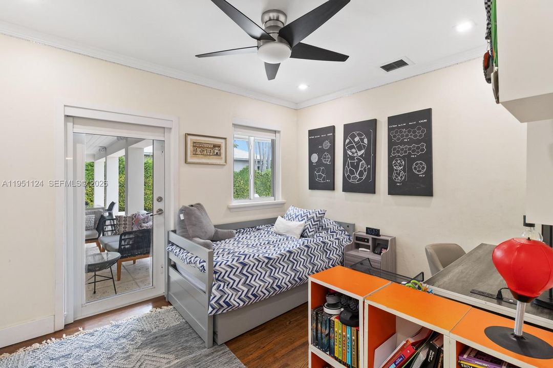 For Sale: $3,250,000 (5 beds, 4 baths, 2959 Square Feet)