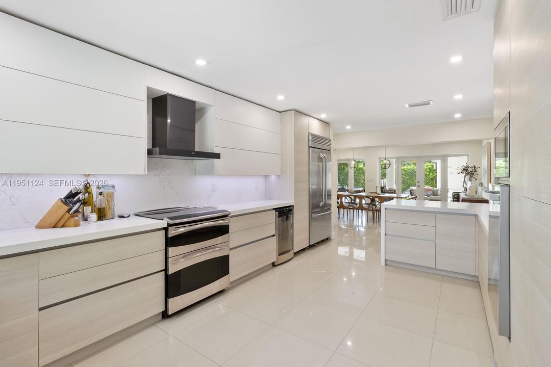 For Sale: $3,250,000 (5 beds, 4 baths, 2959 Square Feet)