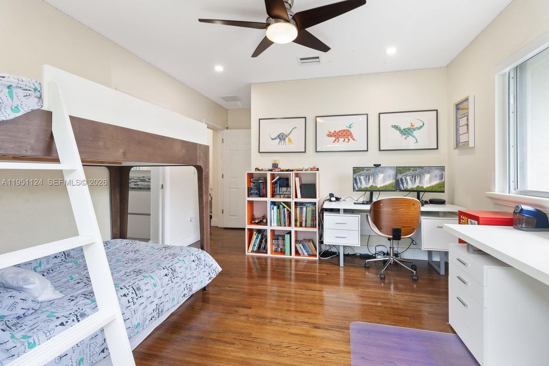 For Sale: $3,250,000 (5 beds, 4 baths, 2959 Square Feet)