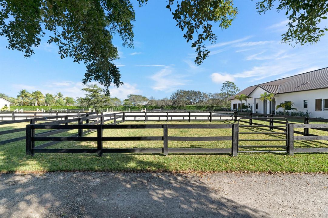2889 Appaloosa Trail-print-125-102-DSC 7