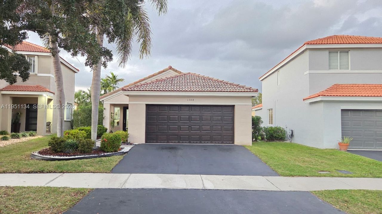 Active With Contract: $635,000 (3 beds, 2 baths, 1420 Square Feet)