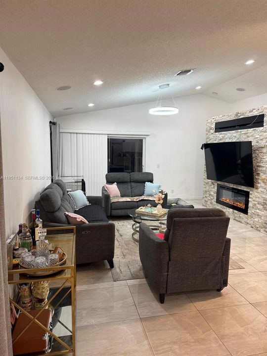 Active With Contract: $635,000 (3 beds, 2 baths, 1420 Square Feet)
