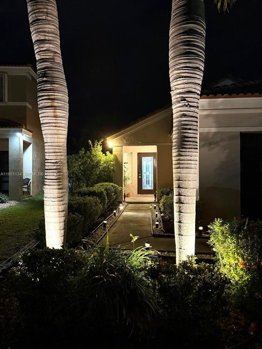 Active With Contract: $635,000 (3 beds, 2 baths, 1420 Square Feet)