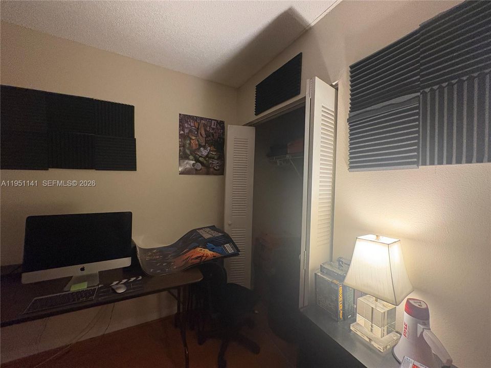 For Sale: $225,000 (2 beds, 2 baths, 1000 Square Feet)