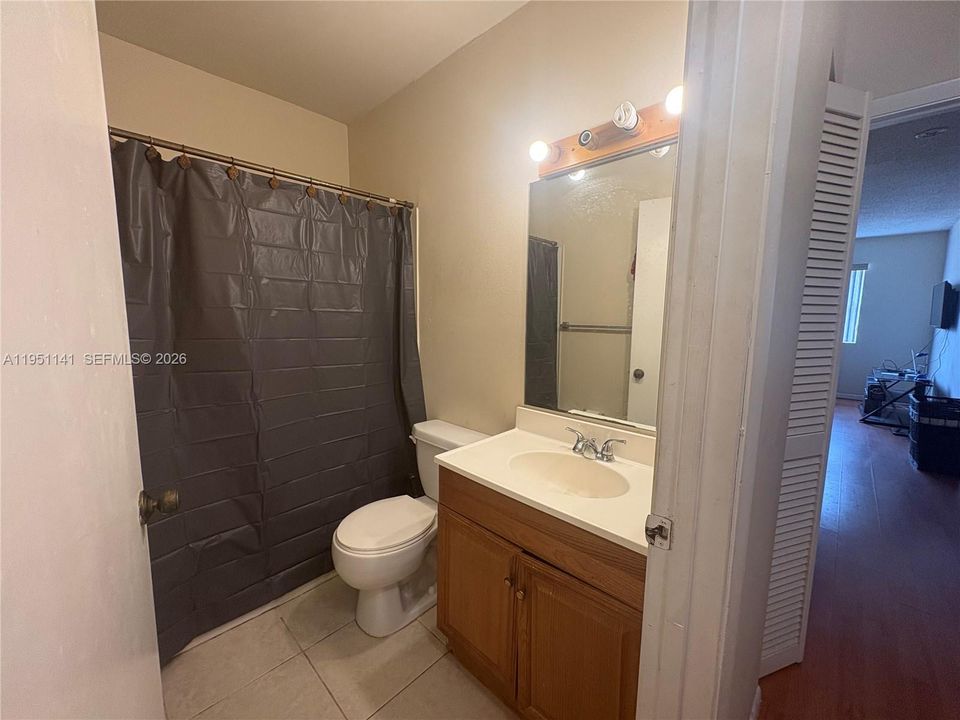For Sale: $225,000 (2 beds, 2 baths, 1000 Square Feet)