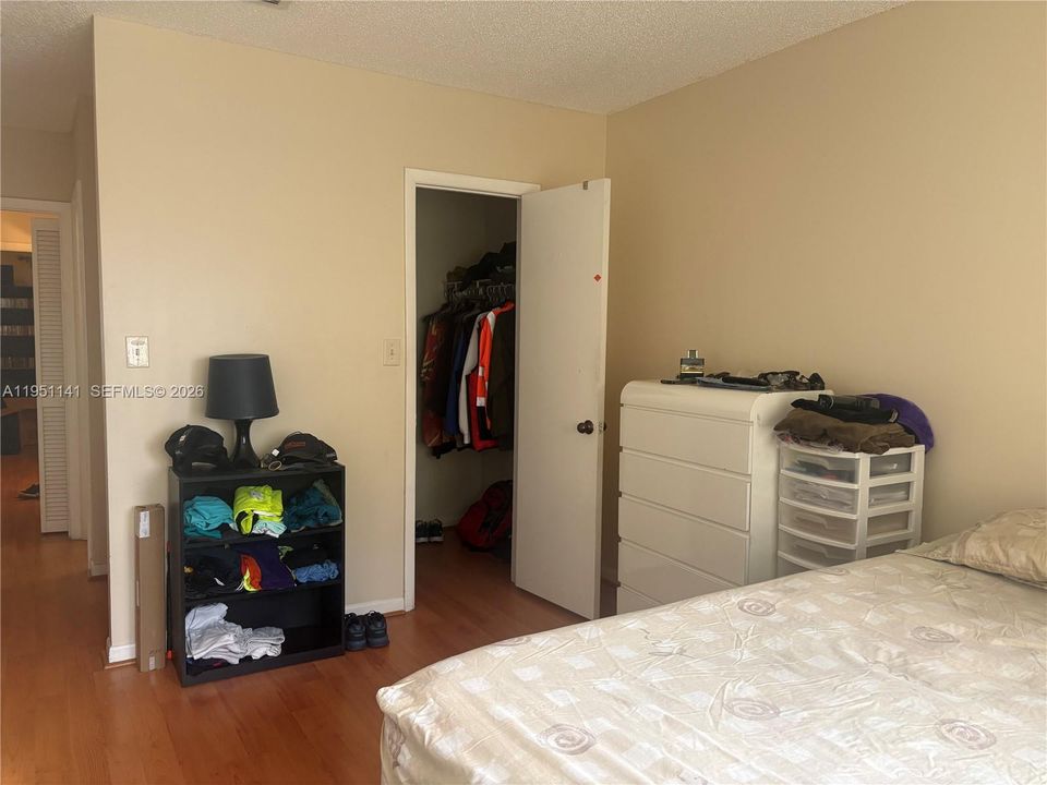 For Sale: $225,000 (2 beds, 2 baths, 1000 Square Feet)