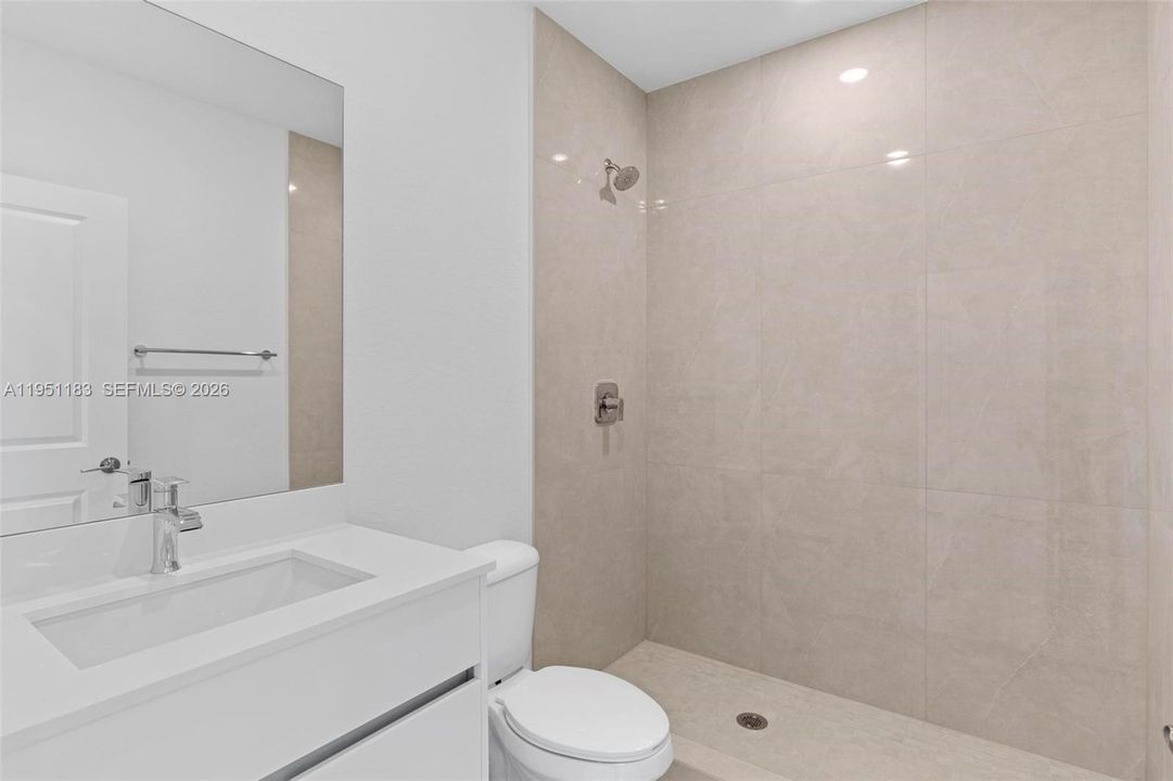 En Venta: $784,900 (4 camas, 3 baños, 2736 Pies cuadrados)