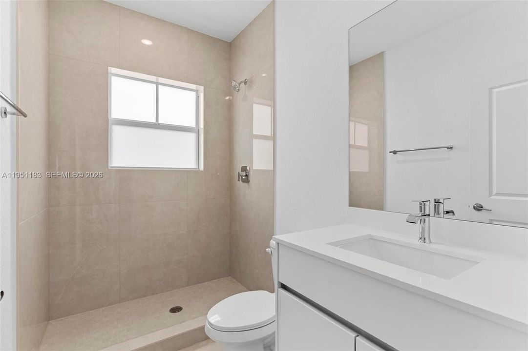 En Venta: $784,900 (4 camas, 3 baños, 2736 Pies cuadrados)