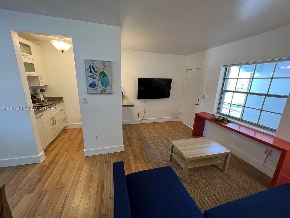 En Venta: $429,000 (0 camas, 1 baños, 410 Pies cuadrados)