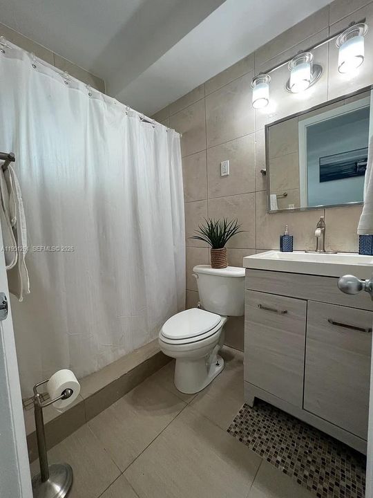 En Venta: $429,000 (0 camas, 1 baños, 410 Pies cuadrados)