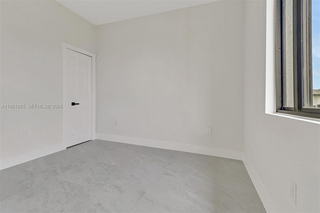 В аренду: $1,800 (3 спален, 2 ванн, 2383 Квадратных фут)