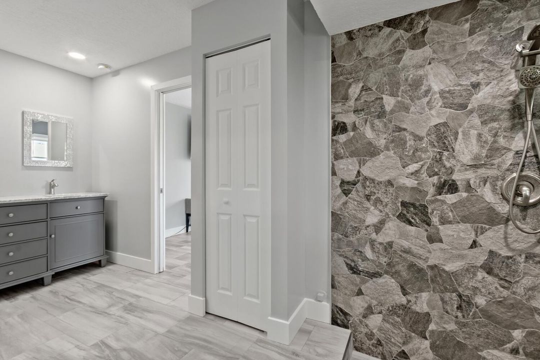 9029 SE Breeze Wy Hobe Sound-large-033-0