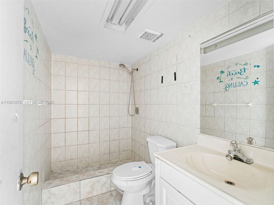En Venta: $76,000 (2 camas, 2 baños, 1090 Pies cuadrados)