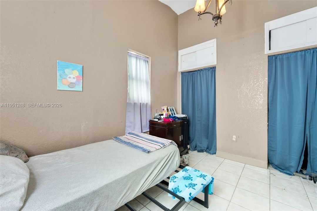 En Venta: $400,000 (3 camas, 1 baños, 1128 Pies cuadrados)