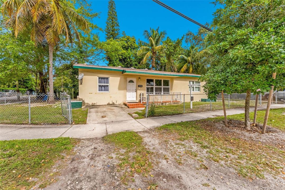 En Venta: $400,000 (3 camas, 1 baños, 1128 Pies cuadrados)