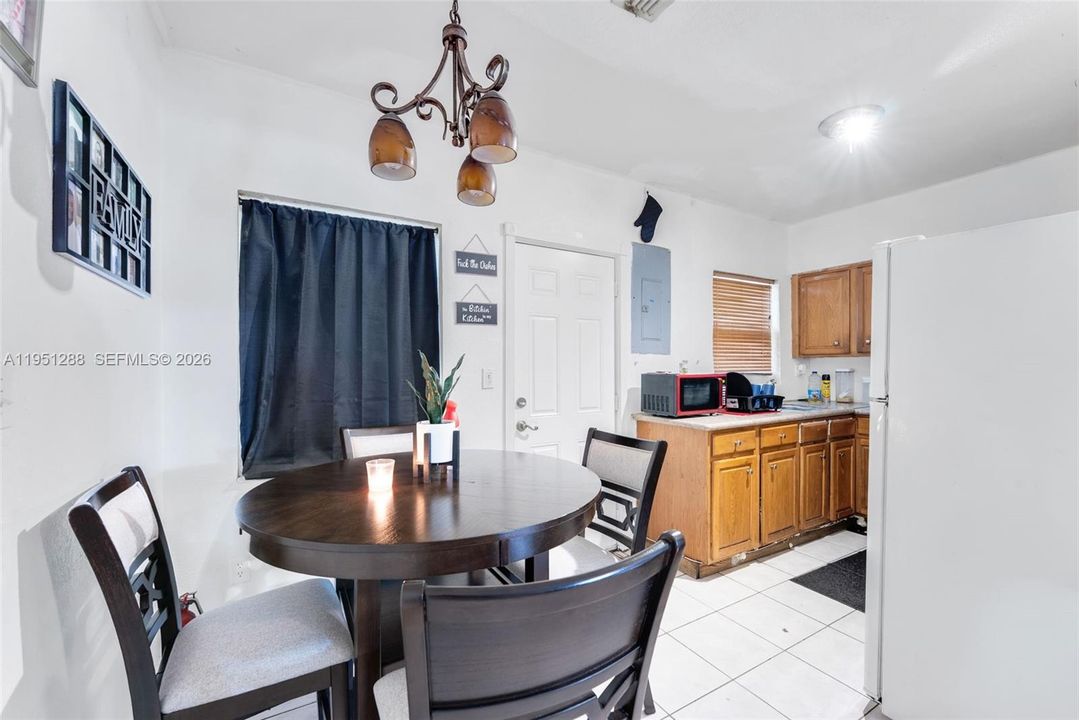 En Venta: $400,000 (3 camas, 1 baños, 1128 Pies cuadrados)